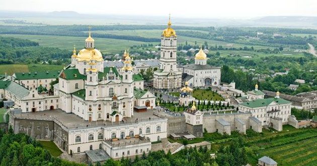Государство на десятки лет "потеряло" здания Почаевской лавры: журналисты раскрыли детали и показали ВИДЕО