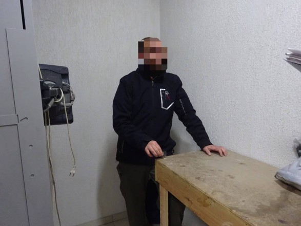 Инспектора Киевского СИЗО арестовали за попытку передать наркотики