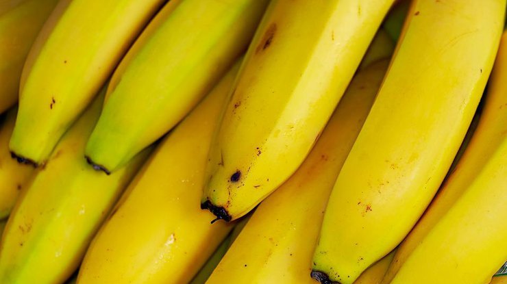Медики подсказали, кому нельзя есть бананы