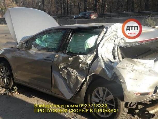Водитель грузовика вылетел через лобовое стекло: нардеп Лещенко попал в страшное ДТП. ФОТО