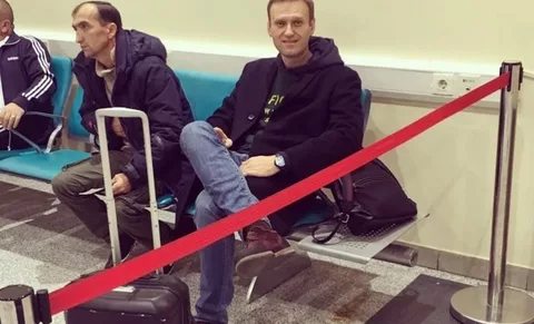 В РФ Навального боятся выпускать за границу