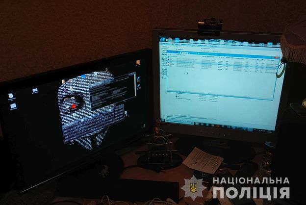 На Львовщине киберполиция арестовала хакера, заразившего тысячи устройств в 50 странах мира 