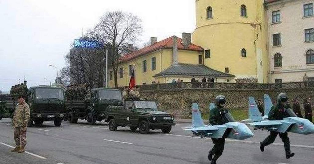 Украинские хакеры наказали российского пилота из-за связи с любовницей