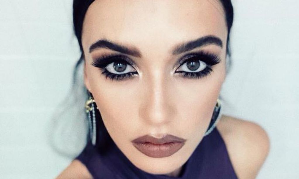 Нападение двух пьяных на солистку Serebro попало на видео