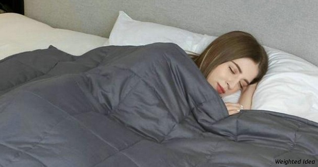 Спать надо под тяжелым одеялом: вот как это меняет жизнь