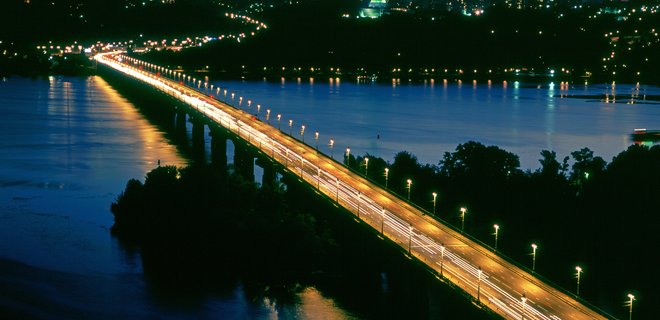 Ночью 2 декабря в Киеве перекроют движение по мосту Патона 