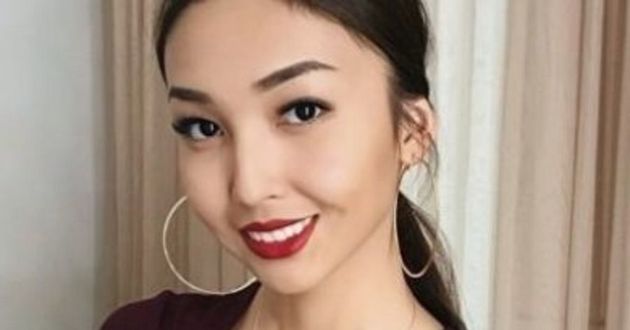 Вышла с голой грудью: в Казахстане депутат вызвала скандал откровенным нарядом. ФОТО