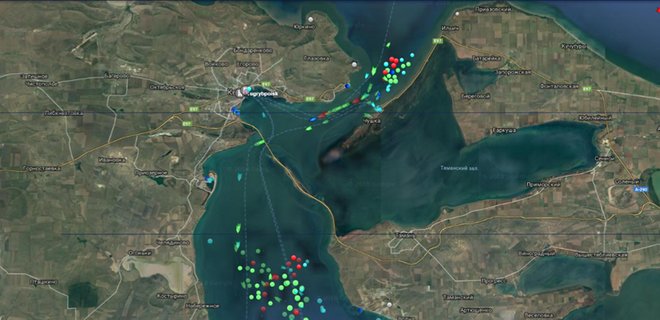 Из-за блокады Керченского пролива Россией в море начались аварии с кораблями