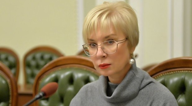 Денисова потеряла сознание в прямом эфире во время выступления Порошенко. ВИДЕО