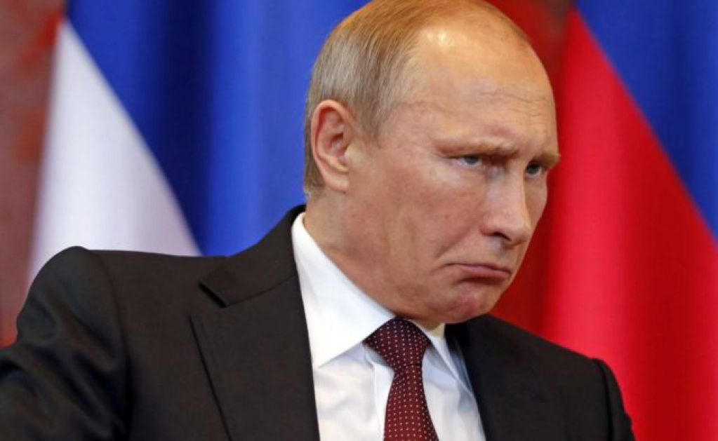 Оставьте ее в покое: Путин опозорился флиртом с замужней красавицей