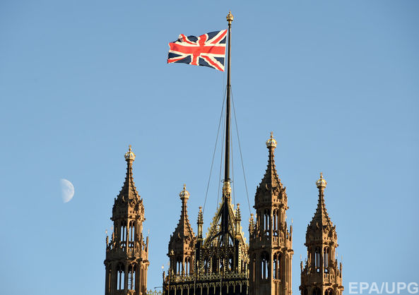 Британия ударила по российским олигархам, приостановив выдачу «золотых виз» 