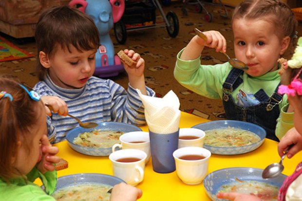 Взгляните на это "меню": малыши отравились в украинском детсаду