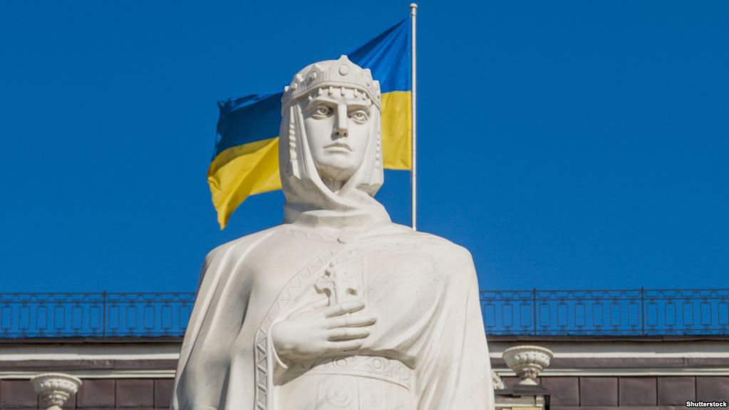 Впору ли Томос Поместной украинской церкви?