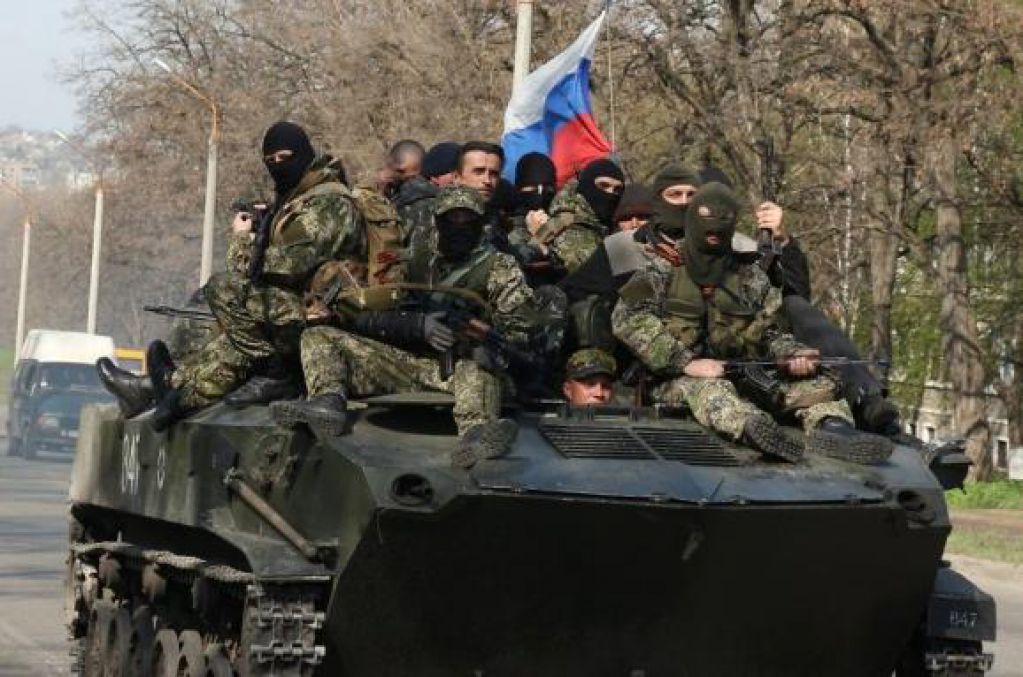Вызовите психбригаду: нардеп-беглец бросился спасать русскоязычных