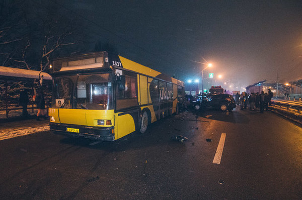 Смертельное ДТП в Киеве: из-за пьяного водителя погибла беременная женщина. ВИДЕО