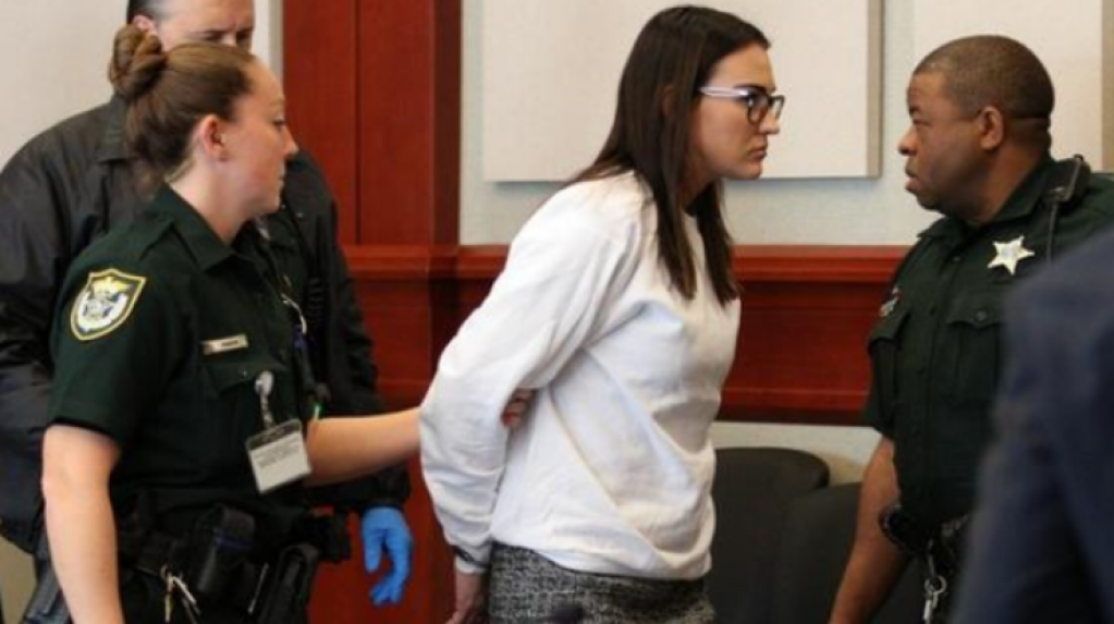 Учительница жестоко поплатилась за интим с 14-летним учеником