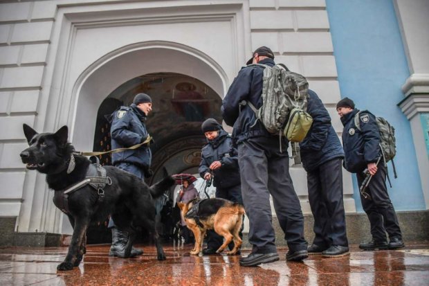 Такое может случиться с каждой: в Киеве копы избили женщин в метро