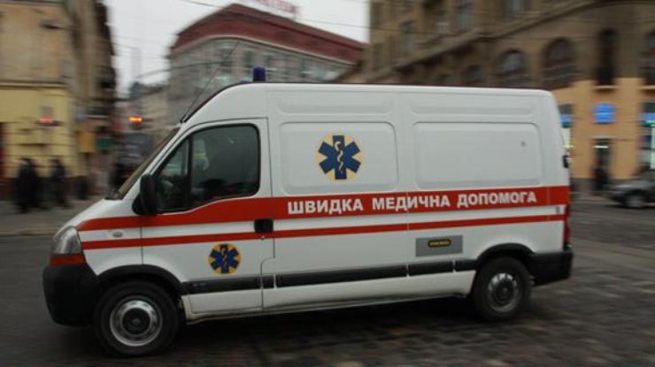 В украинском поезде жестоко избили девушку-полицейскую
