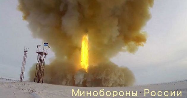 В РФ показали испытание ракеты, лично запущенной Путиным. ВИДЕО