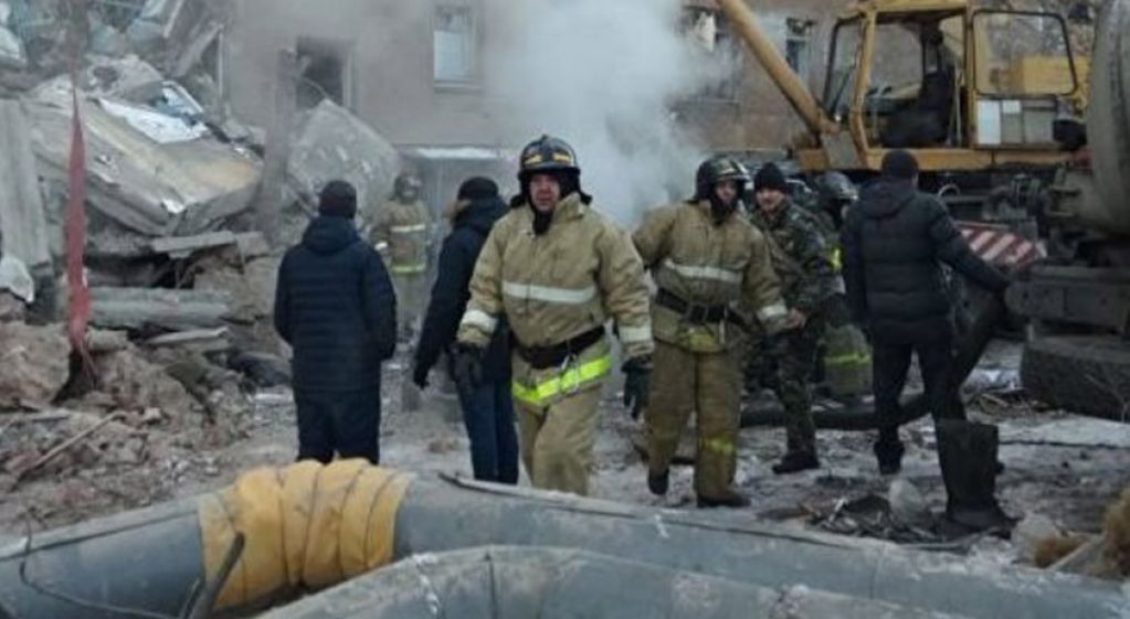 В Магнитогорске под завалами обнаружили живым 10-месячного ребенка