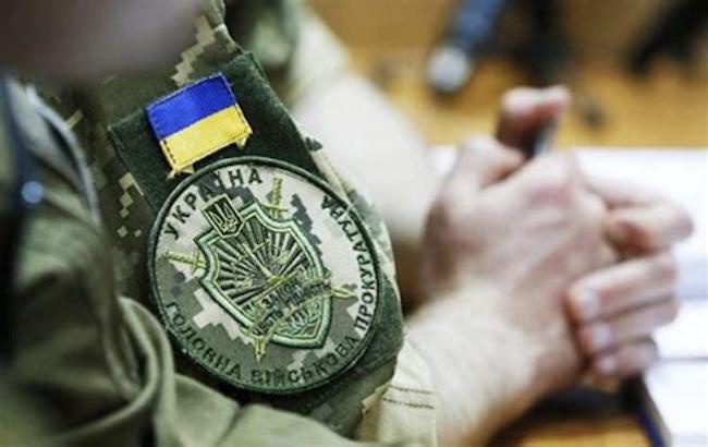 Погорел на взятке: адвокат депутата Киевского облсовета задержан военной прокуратурой