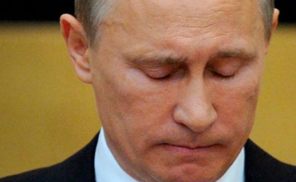В трупных пятнах: Путин случайно показал свою болезнь