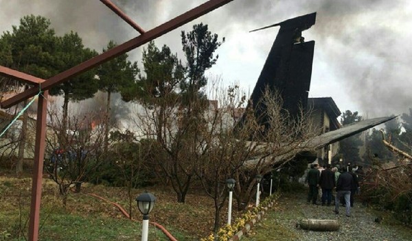 Грузовой самолет разбился в жилом районе: есть погибшие 