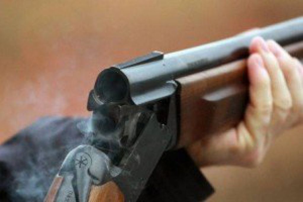 Хотіли врятувати життя сусідці, а отримали кулю в лоб