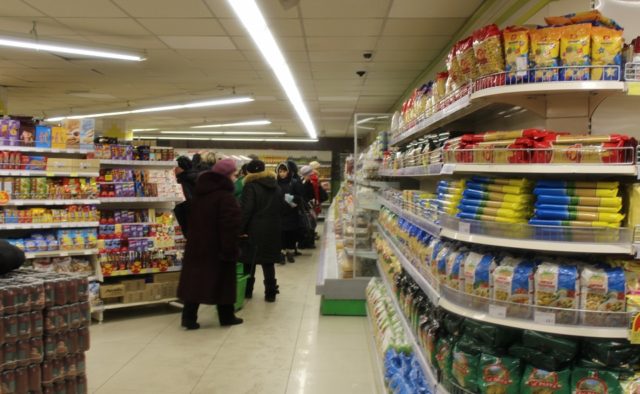 Хорошо, что дохлая: в украинском супермаркете обнаружили жуткую находку