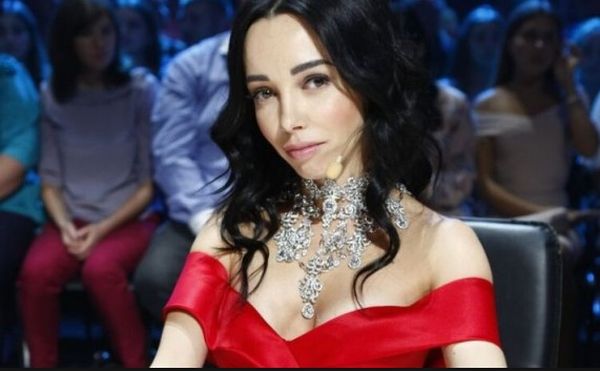 Наверняка муж изменил: полуобнаженная украинская звезда удивила фанатов
