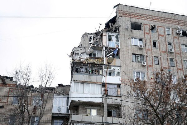 «Подумала, хохлы напали»: россияне приплели Украину к взрыву дома в Шахтах