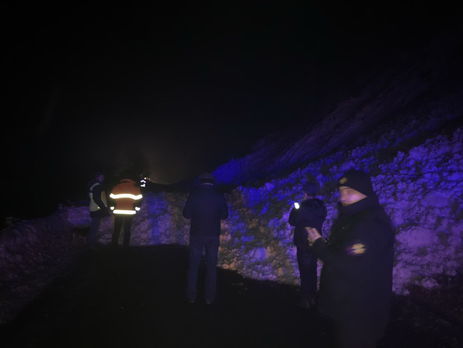 В Закарпатье на трассу сошла 30-метровая лавина: спасатели рассказали о последствиях