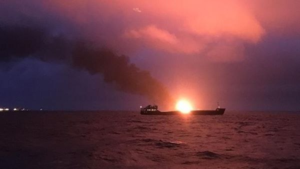 Негде клейма ставить: всплыли скандальные данные о сгоревших в Черном море кораблях. ФОТО