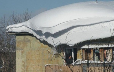 На Харьковщине из-за снега обвалилась крыша жилого дома