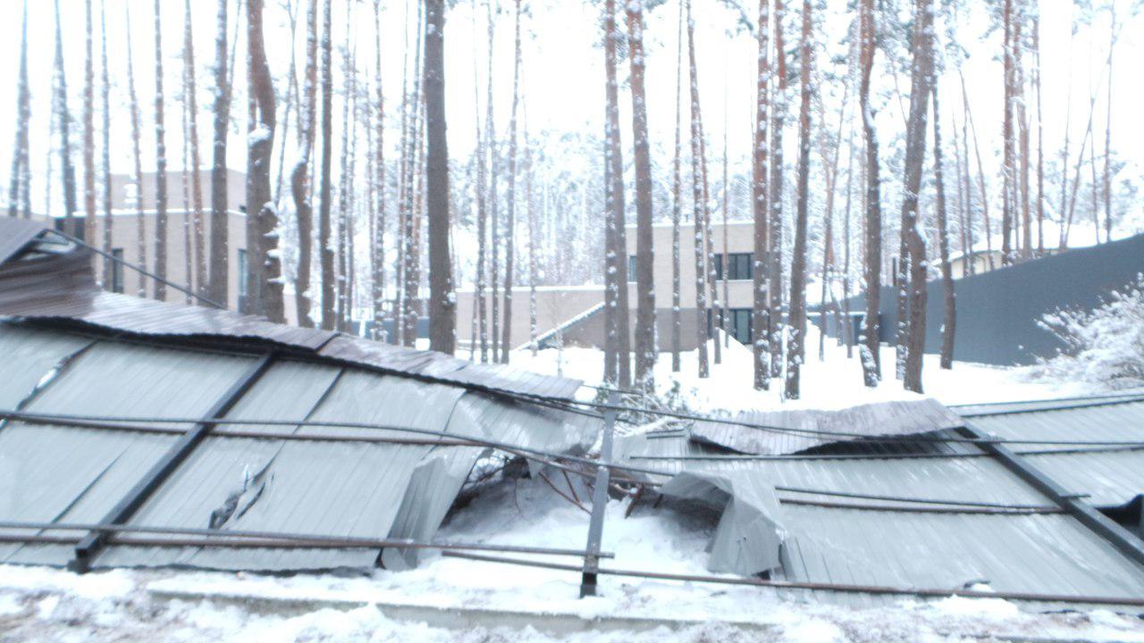знесений паркан