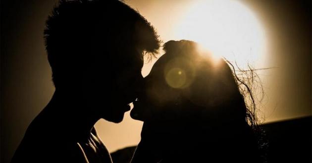 Почему мы закрываем глаза, когда целуемся: замечательное объяснение