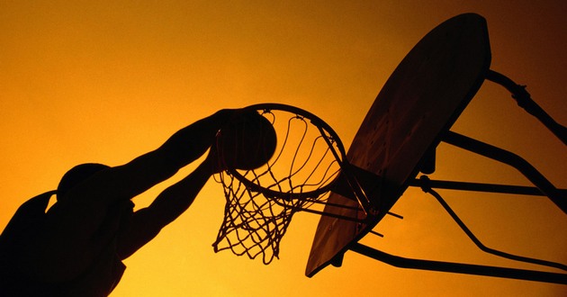 Трогательный снимок с легендарным баскетболистом стал хитом в сети