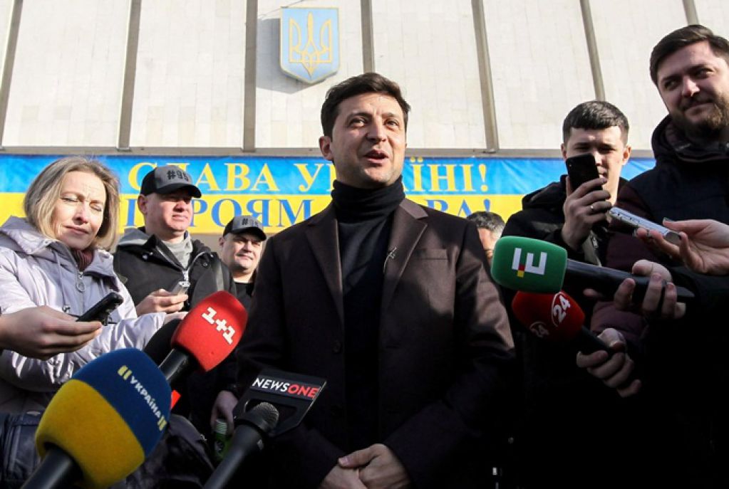Рейтинг врать не будет. Или как Зеленский обыграл политиков на их поле 