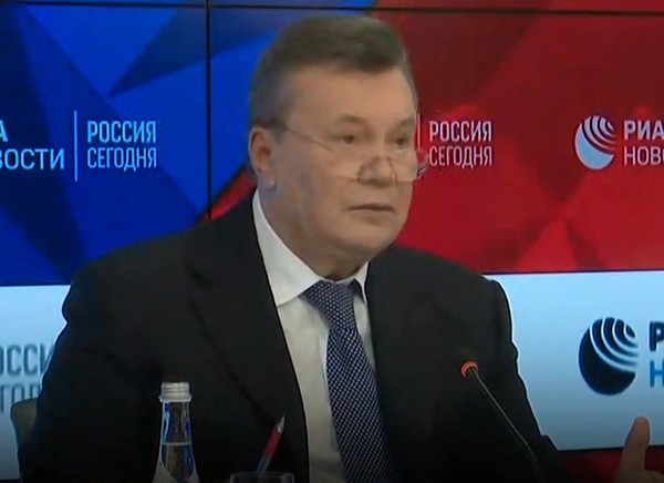 Янукович прокомментировал приговор суда по делу о госизмене  