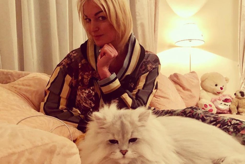 Волочкова рассказала об алкоголизме Собчак