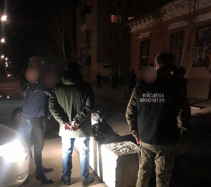 В Україні затримали працівника військомата під час отримання хабара