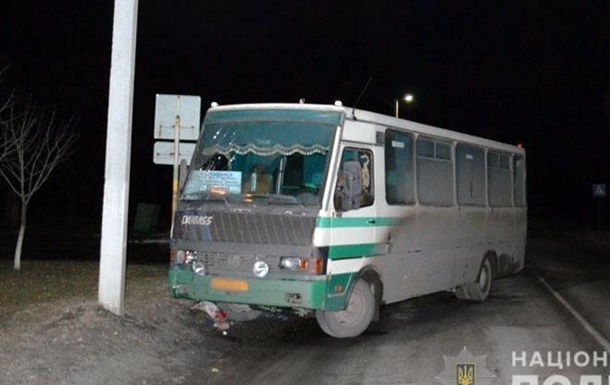 На Донбассе мужчина погиб под колесами рейсового автобуса