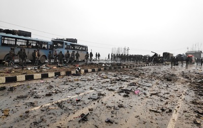 В Индии взорвали конвой силовиков: число жертв возросло до 44 человек