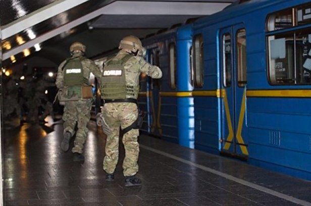ЧП в метро: центр Киева перекрыт