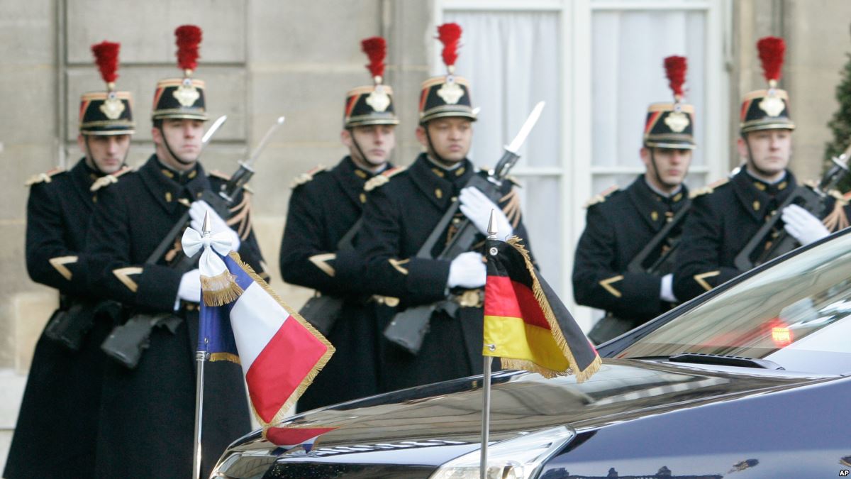 Германия и Франция намерены заниматься совместным экспортом вооружений