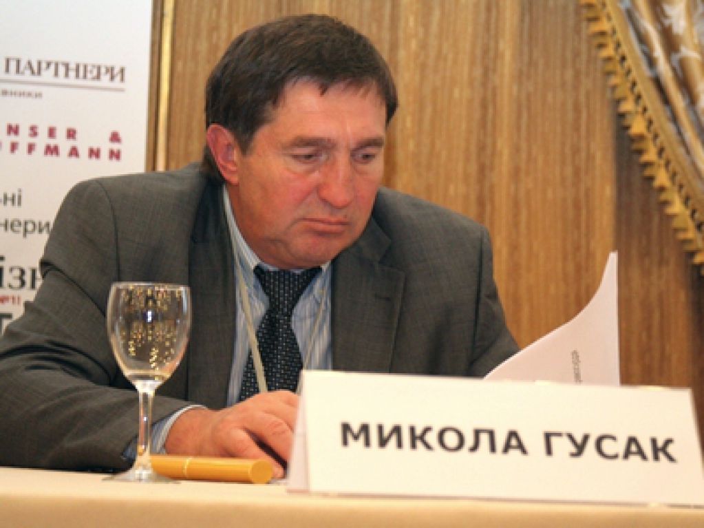 Сімейна корупція члена ВРП Гусака — дорога до посади судді Верховного Суду?