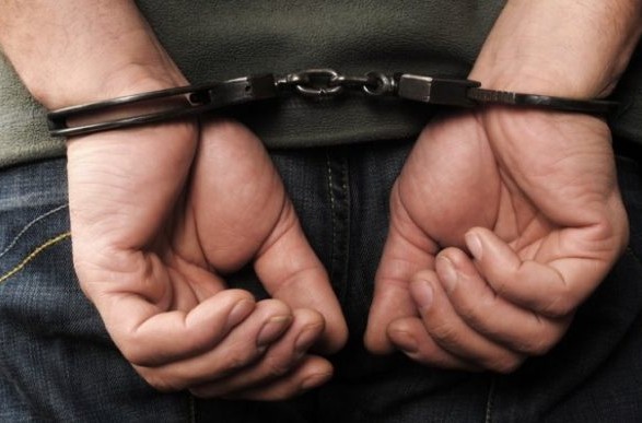 На Сумщине арестовали мужчину, который развращал 7-летнюю дочь