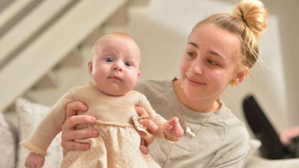 Девушка легла спать и неожиданно родила ребенка