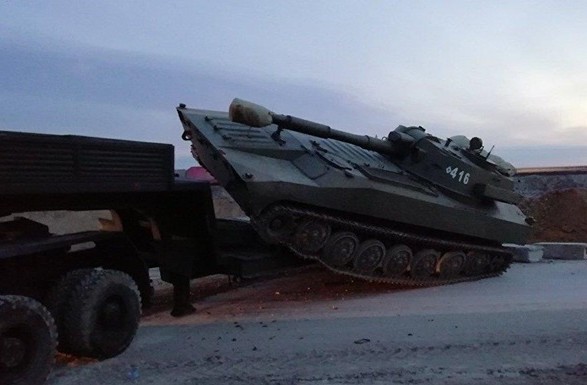 В оккупированном Крыму легковушка влетела под грузовик с бронетехникой 
