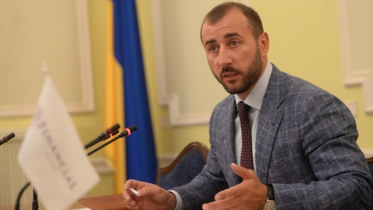 СМИ: Депутат Рыбалка кормит украинцев сухариками «Flint» с проволоками внутри. ФОТО